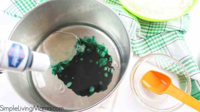 Coloring sugar with food coloring