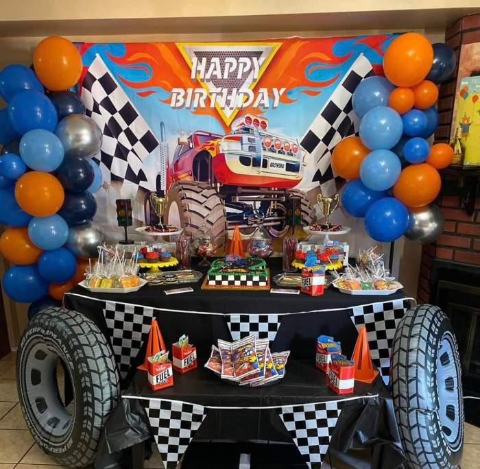 Hot wheels party decoration