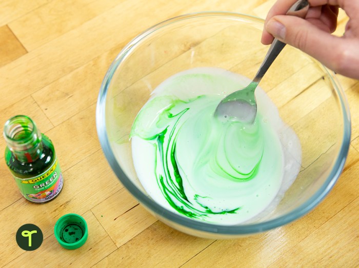 Can you add food coloring to slime